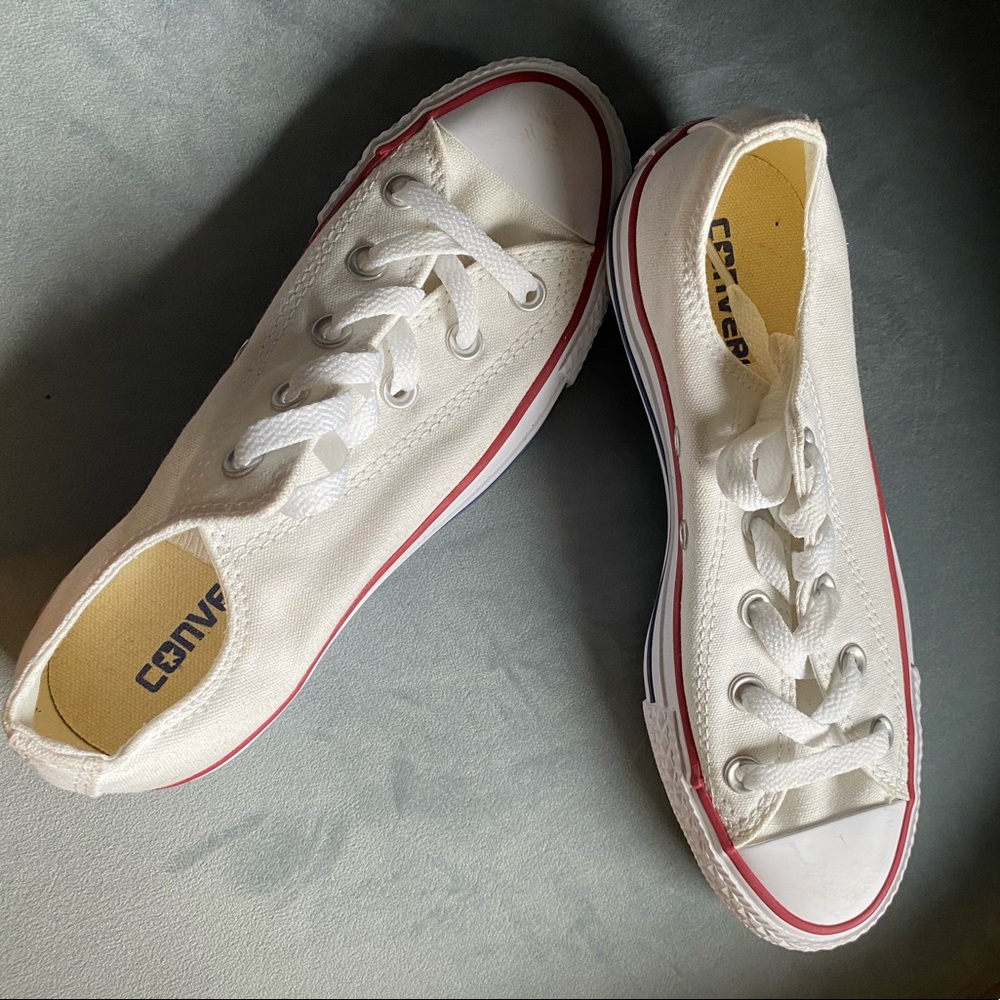 NWOT Converse Sneakers
